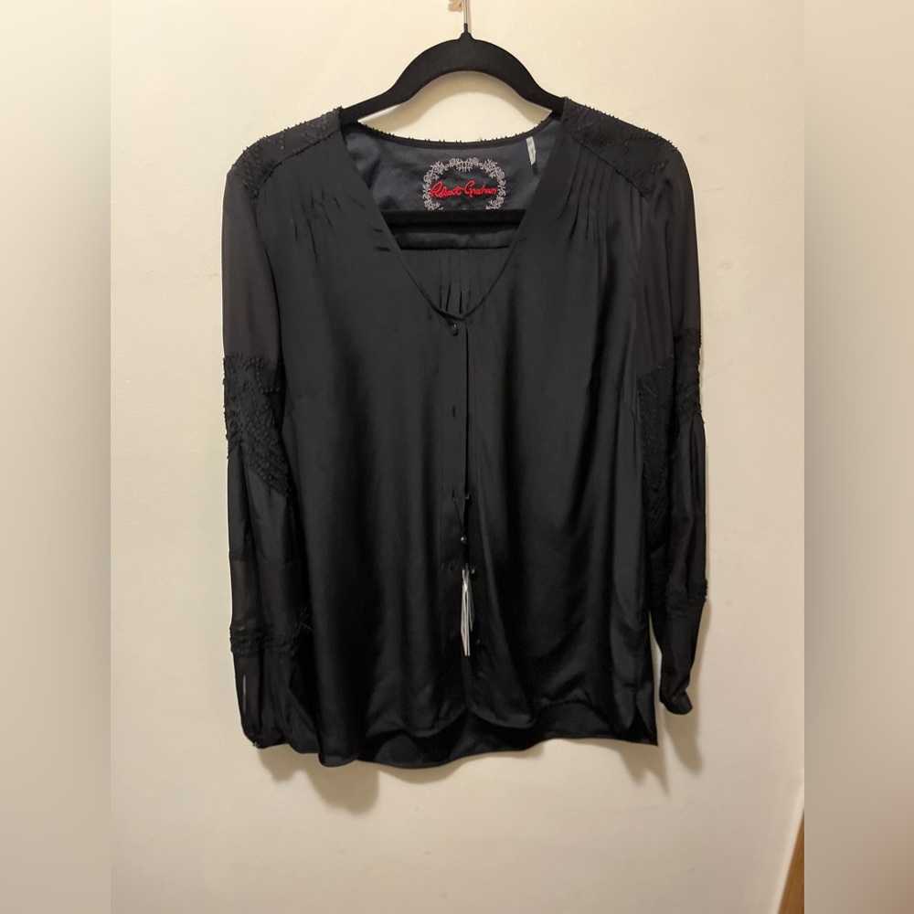 NWT Robert Graham Blaine women’s blouse sz‎ medium